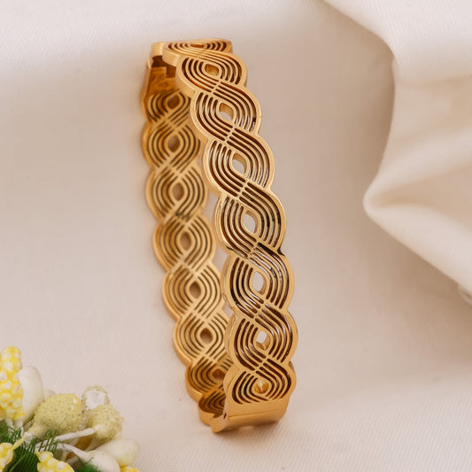 Infinity Wave Gold Kada jewellery product view 2