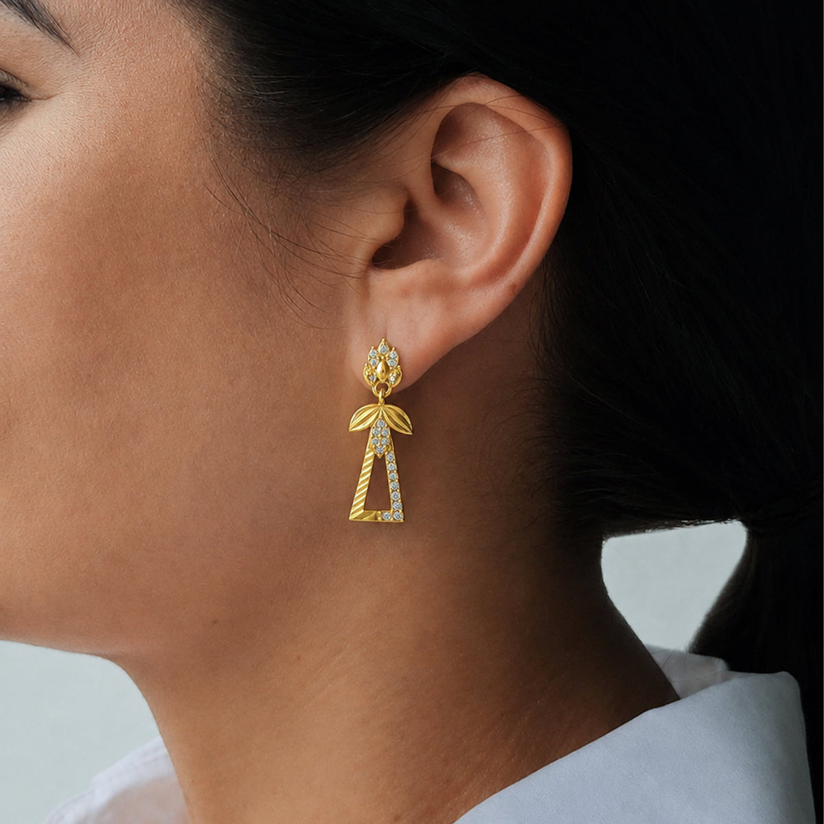 Meher Luxe Earrings jewellery product view 3