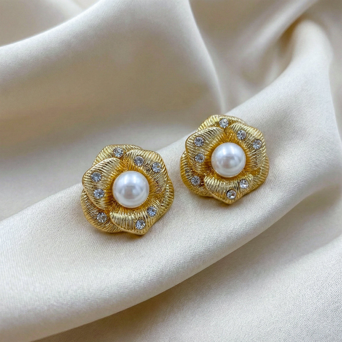 Queen’s Bloom Pearl Earrings jewellery product view 4