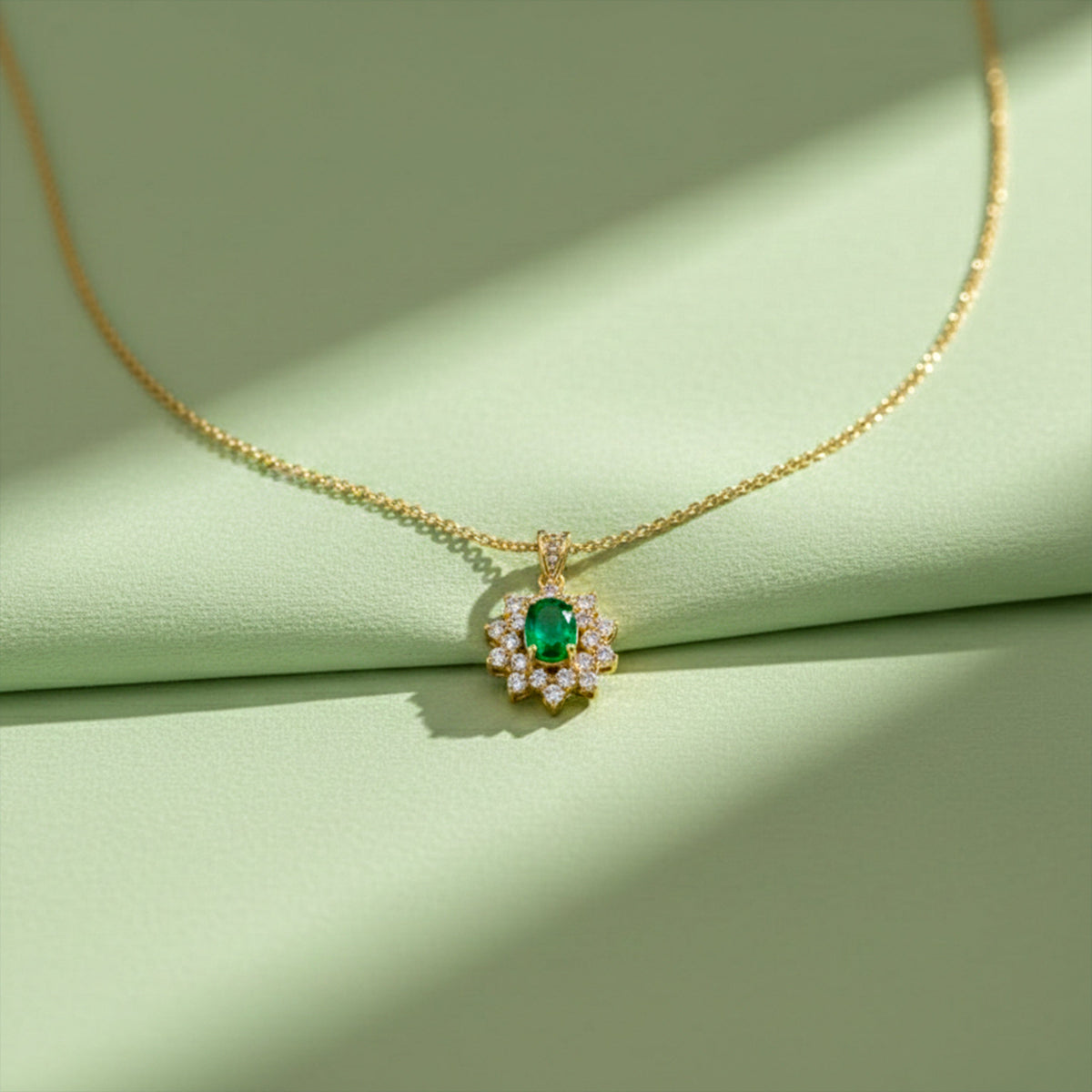 Floral Emerald Diamond Gold Necklace jewellery product view 1