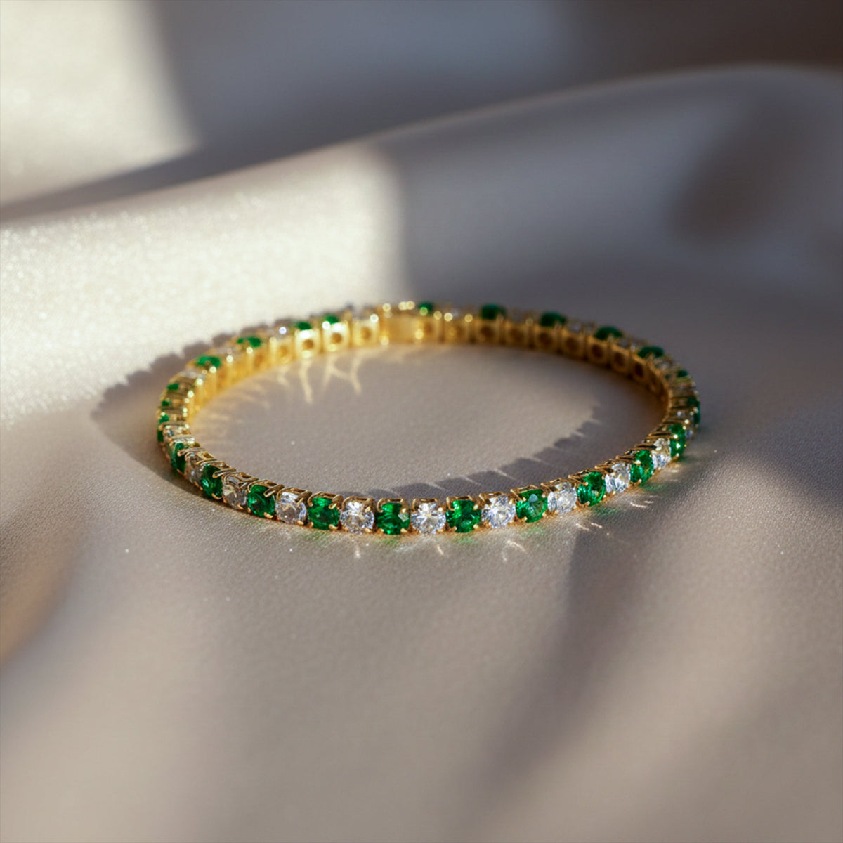 Zenvia Emerald Glow Bracelet jewellery product view 3