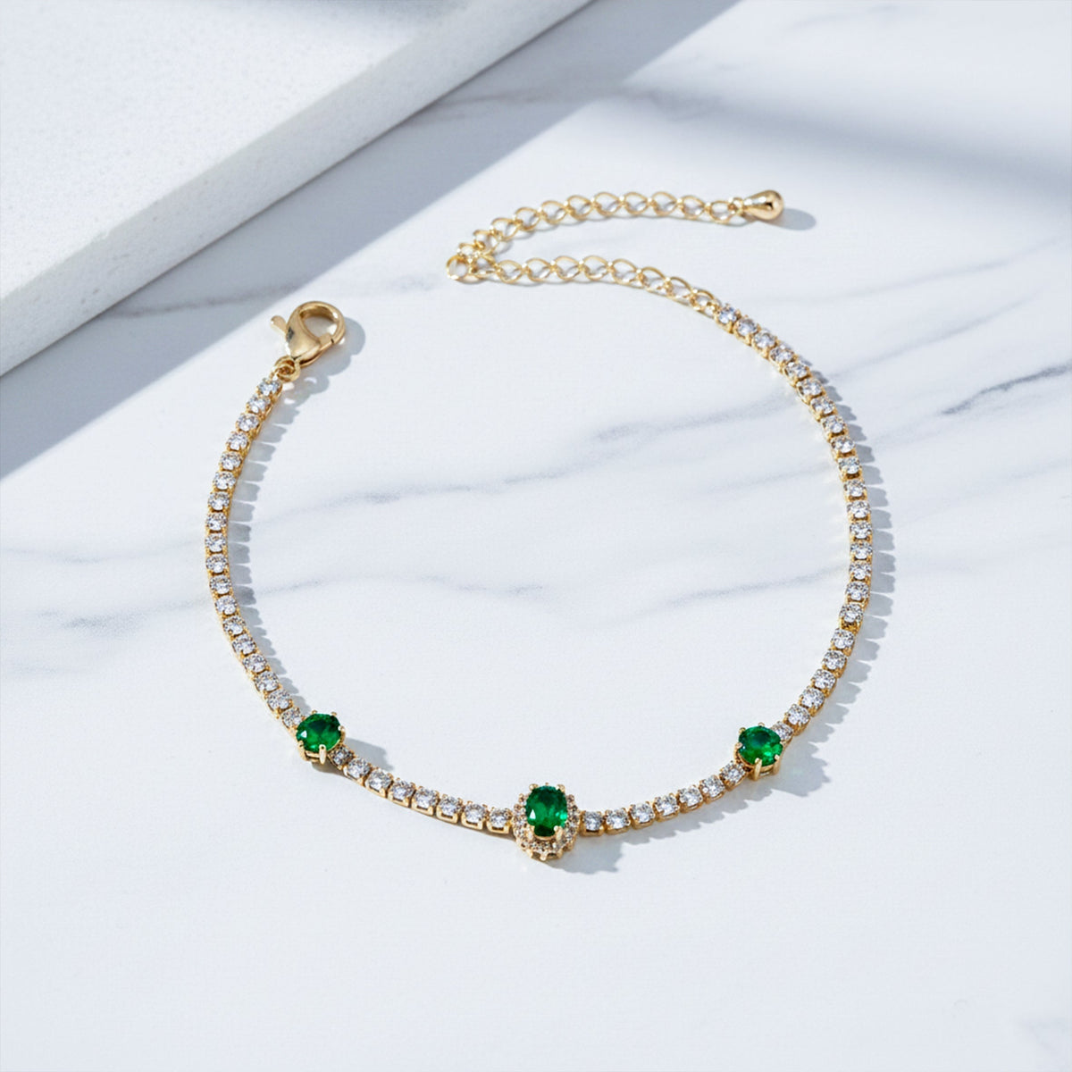 Zenvy Emerald Luxe Chain Bracelet jewellery product view 2