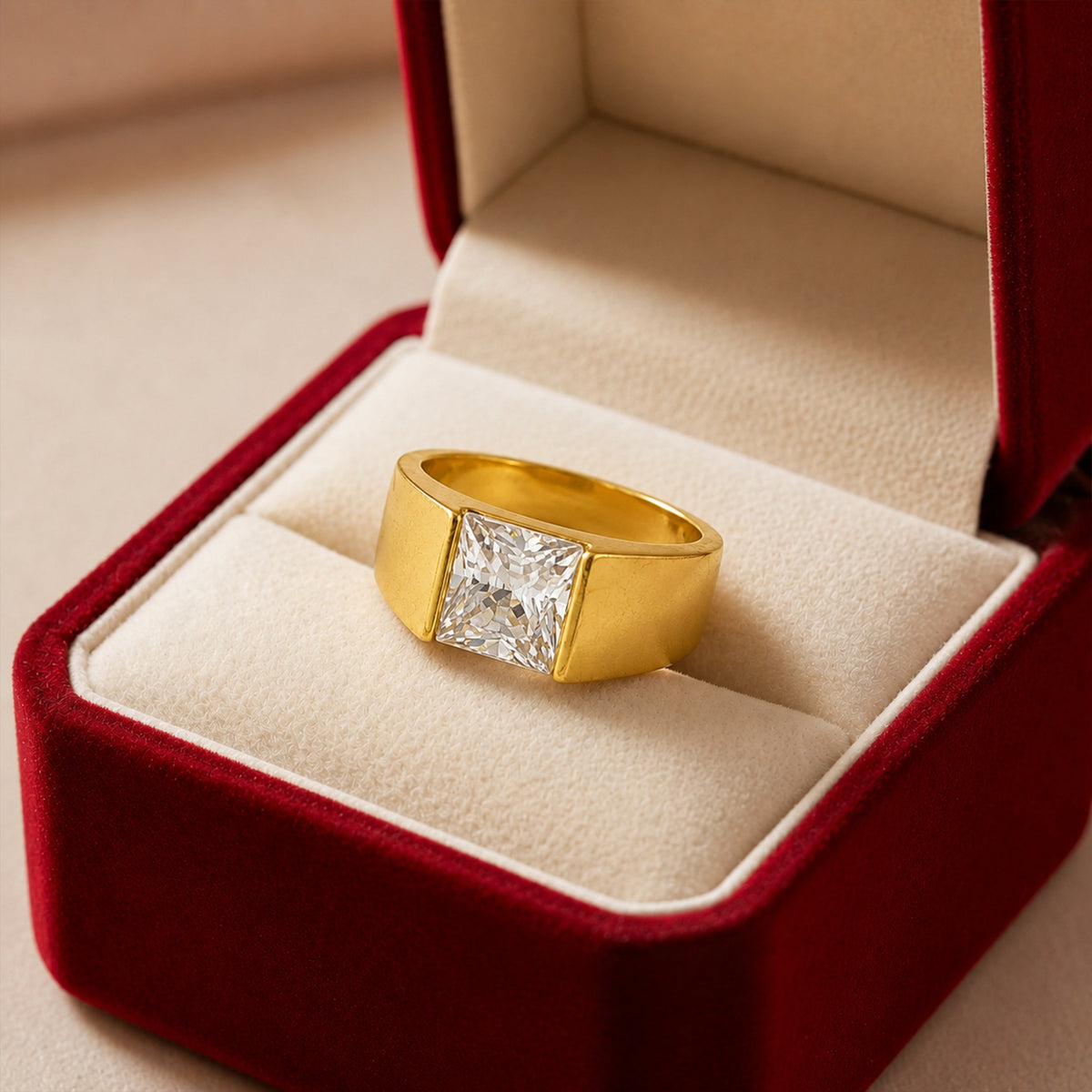 Royal Solitaire Ring jewellery product view 3