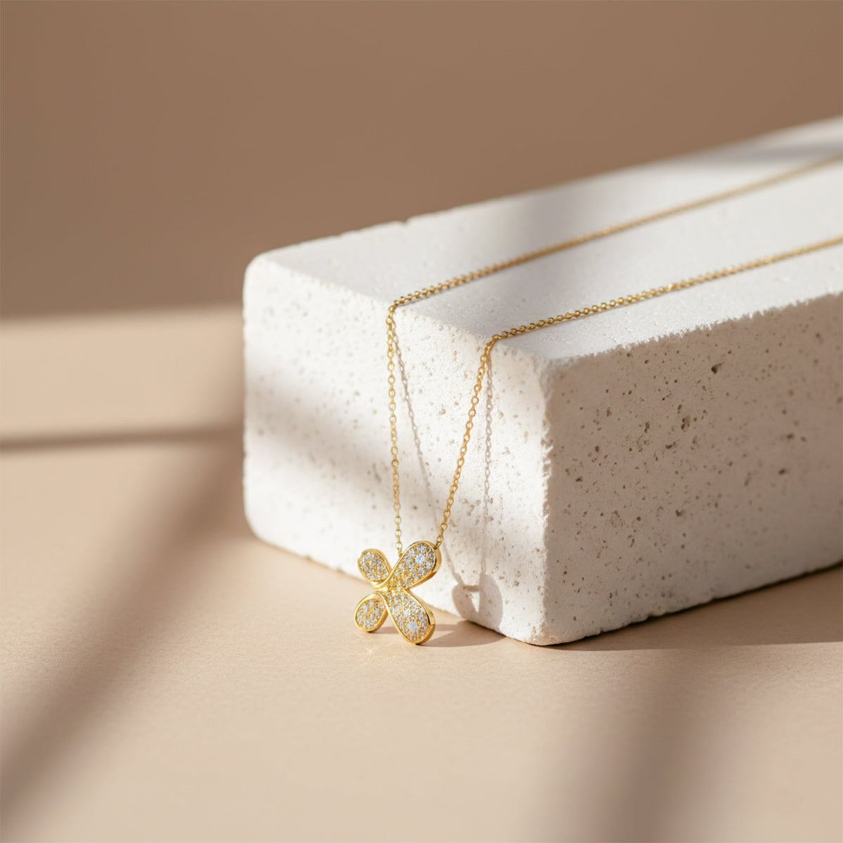 Golden Clover Sparkle Necklace jewellery product view 3