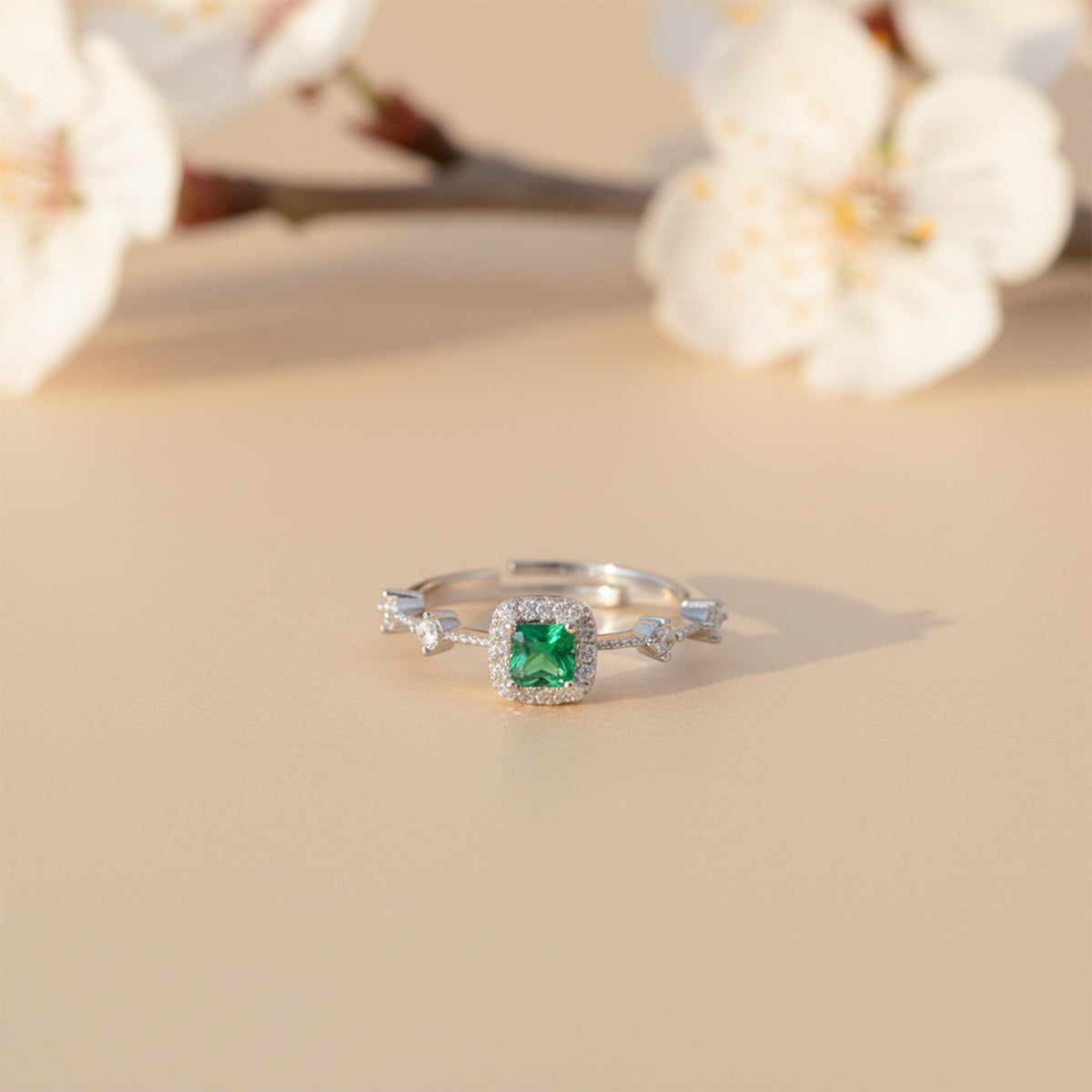 Emerald Glow Designer Ring jewellery product view 3
