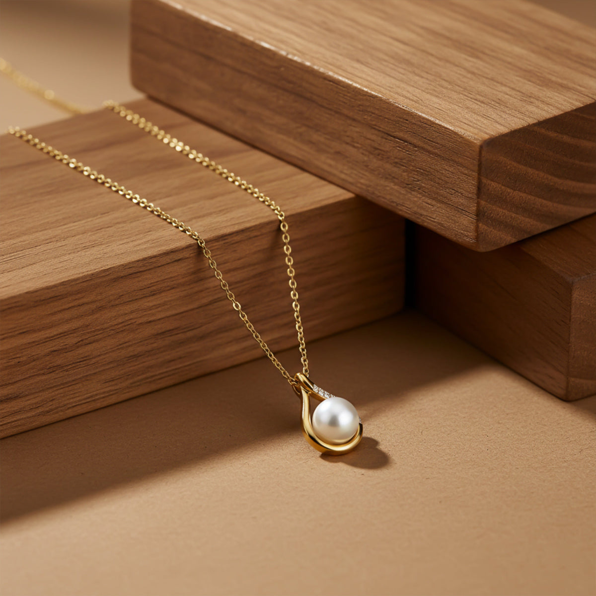 Teardrop Pearl Pendant Necklace jewellery product view 3