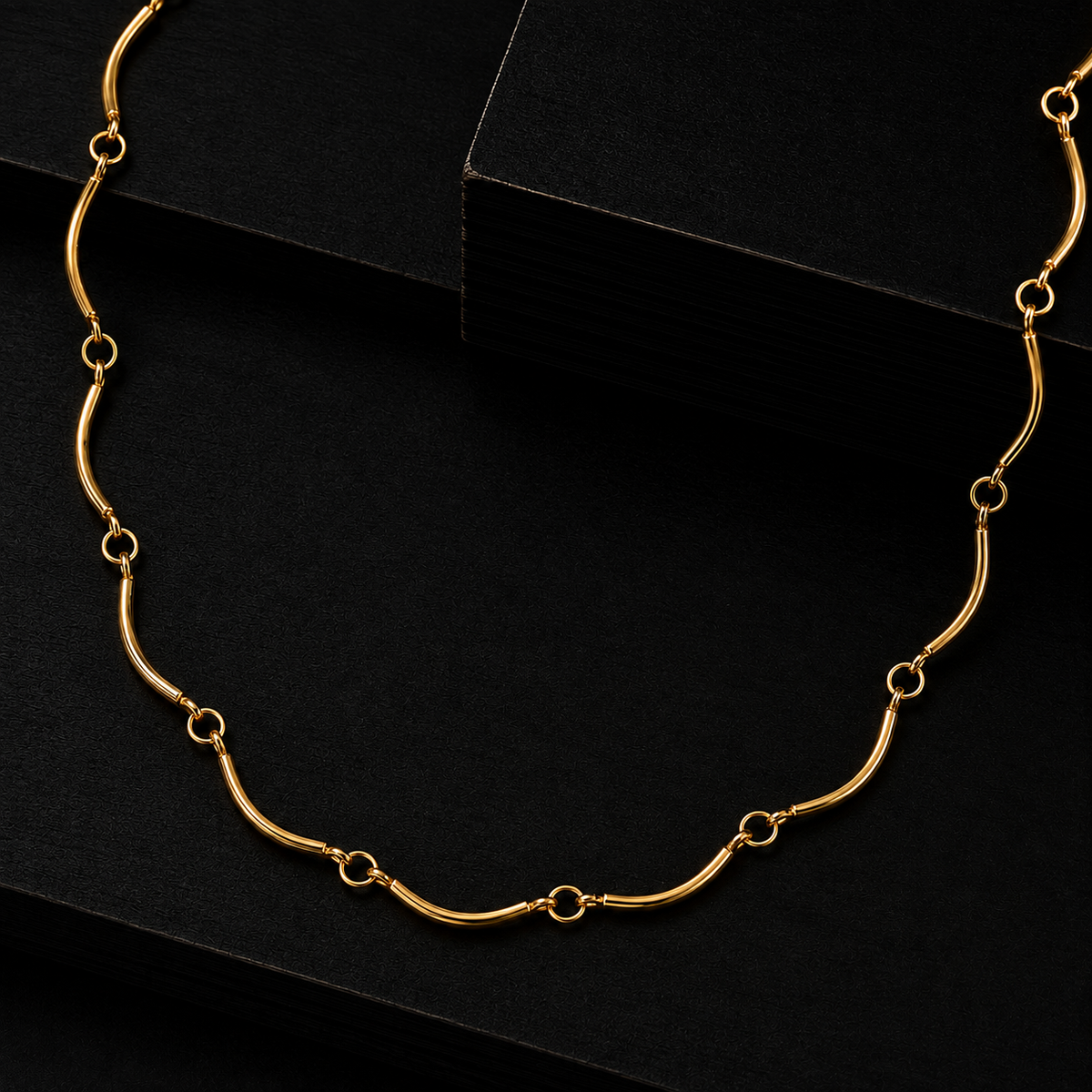 Sovereign Luxe Chain jewellery product view 3