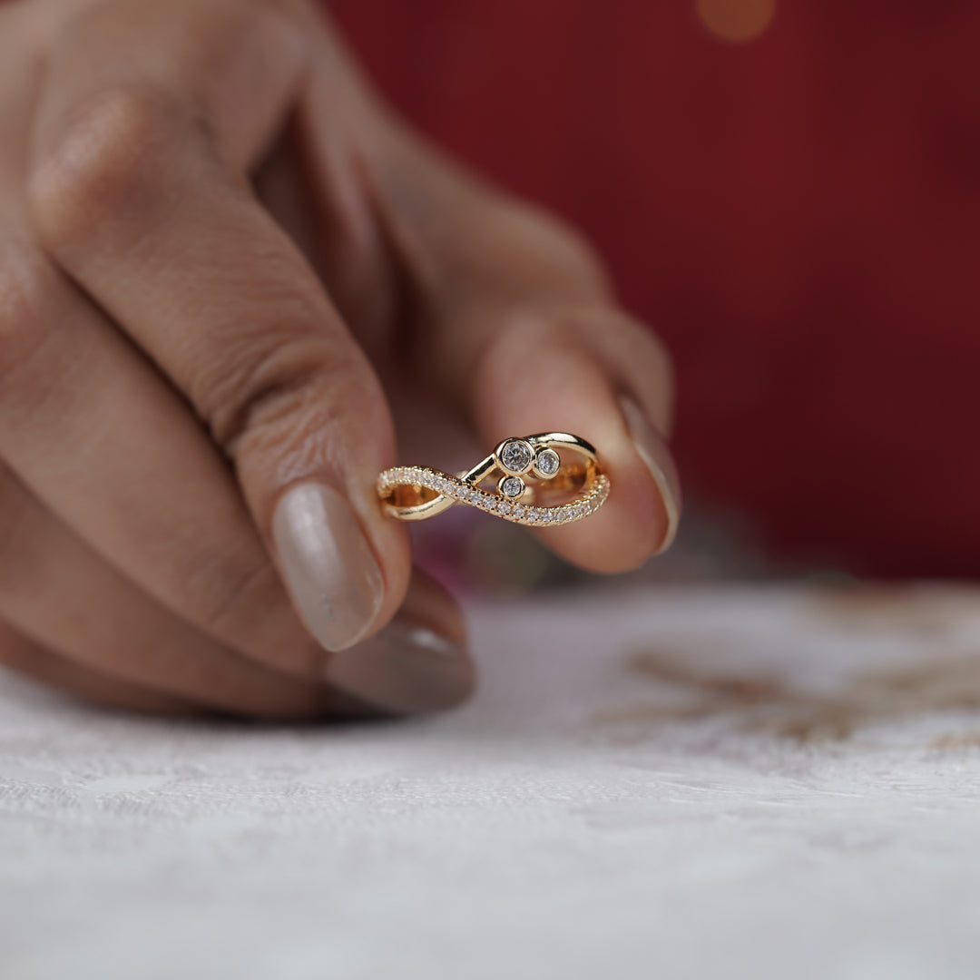 Royal Diamond Crossover Gold Ring jewellery product view 5