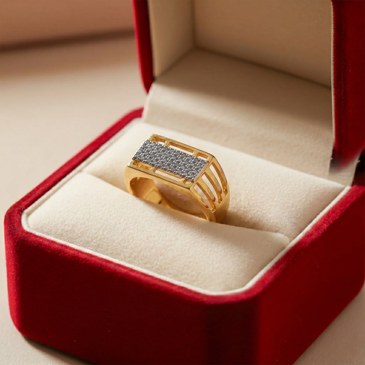Sovereign Luxe Ring jewellery product view 4